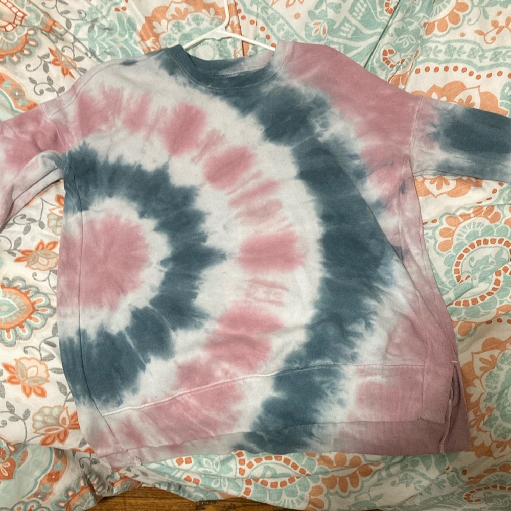 Tie-dye sweat shirt!